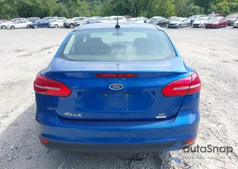 2018 Ford Focus Se z USA, uszkodzony, nr VIN 1FADP3FE1JL222389